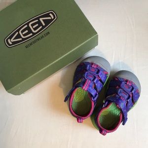 New in box Keen “Liberty Monsters” size 4
